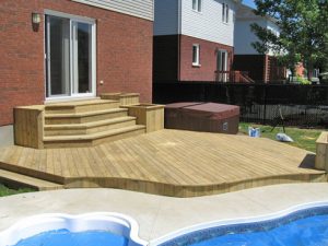 Construction de patio en cedre rouge sur mesure Monteregie Patio et cloture caravelle