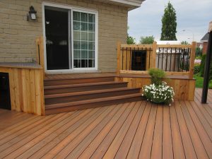 Patio avec coins BBQ construction de patio en cedre rouge sur mesure saint-hubert Patio et cloture caravelle